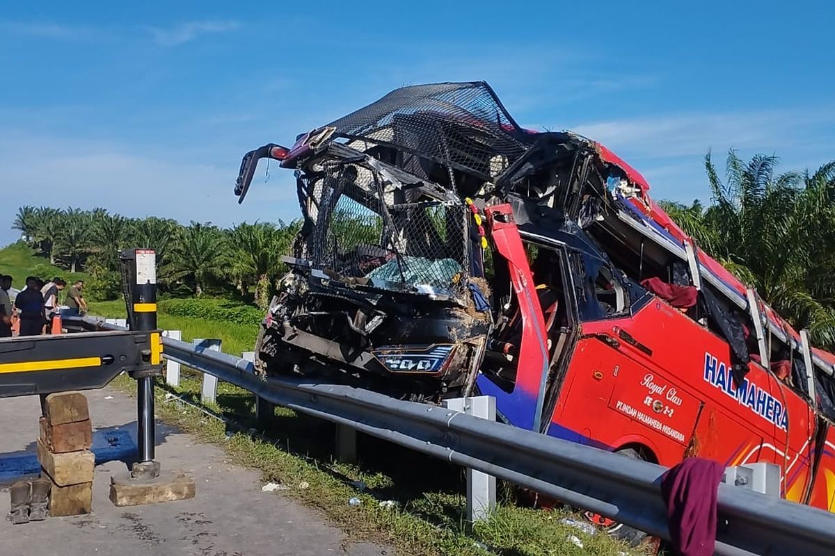 Kecelakaan Bus Halmahera