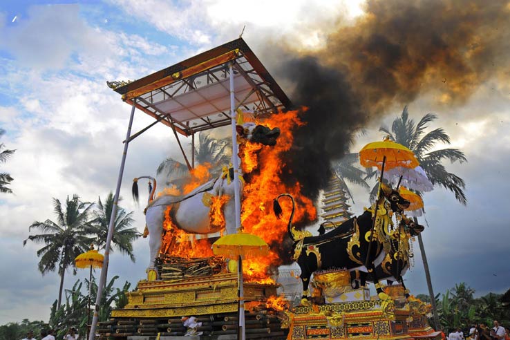Ritual Ngaben